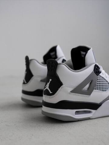 Nike Air Jordan 4