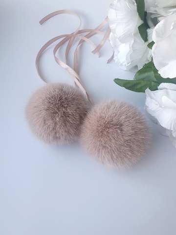 Eco-fur pompoms, 5 cm, color Sundae, 2 pieces