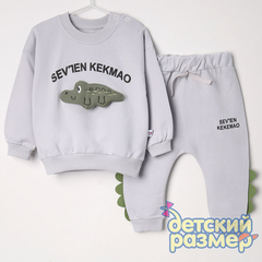 Костюм с мягкой нашивкой