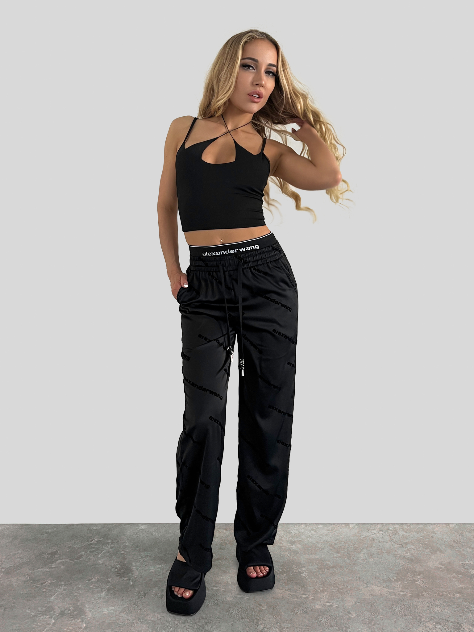 Топ 2310 укороченный на тонких лямках однотонный купить недорого ...