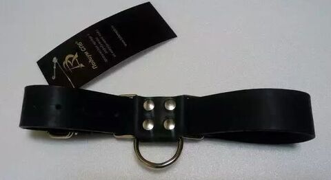Чёрные широкие ременные наручники с полукольцом - Подиум Р2241