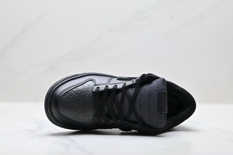 Nike Dunk Low GORE-TEX 'Triple Black' 
