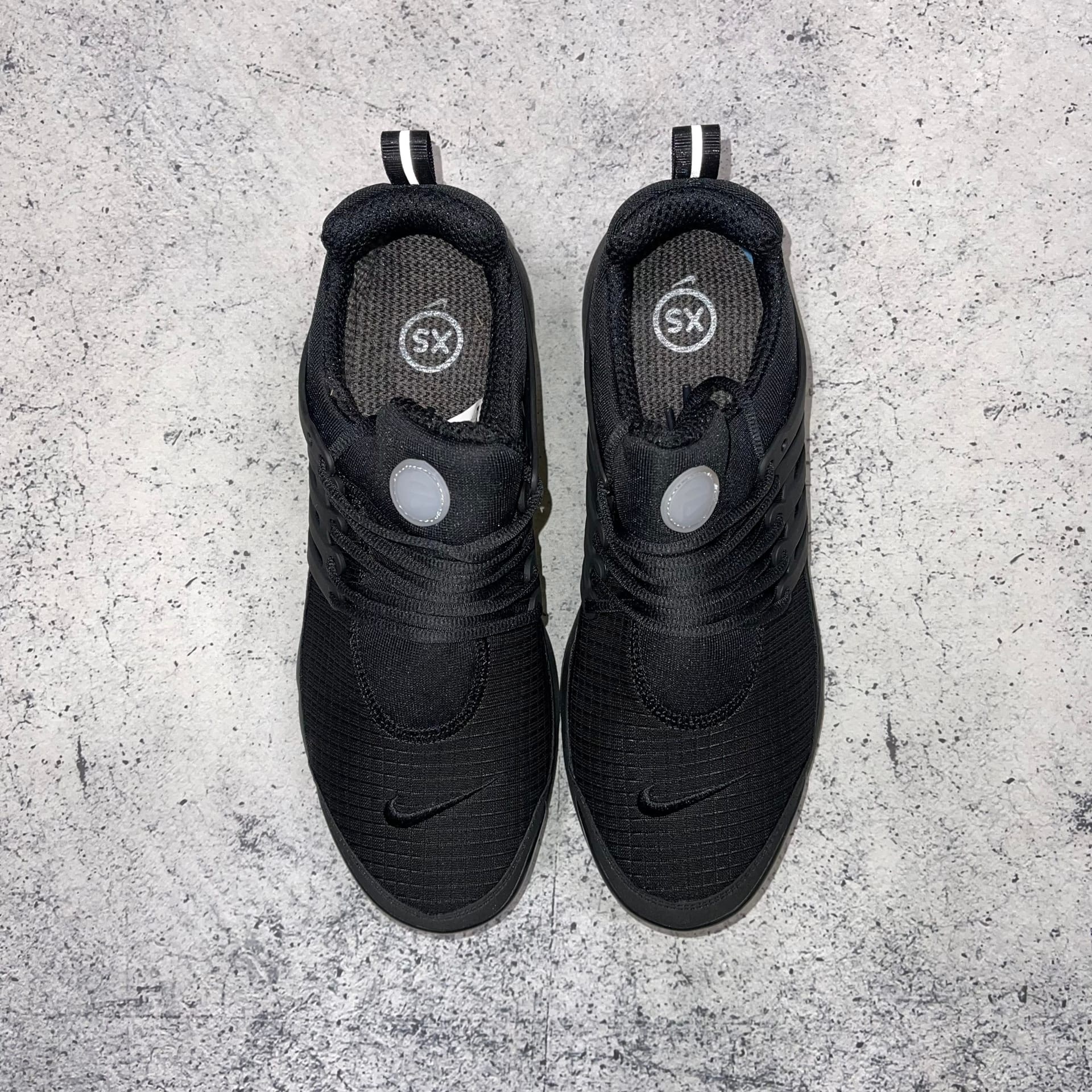 Metallic nike presto sales