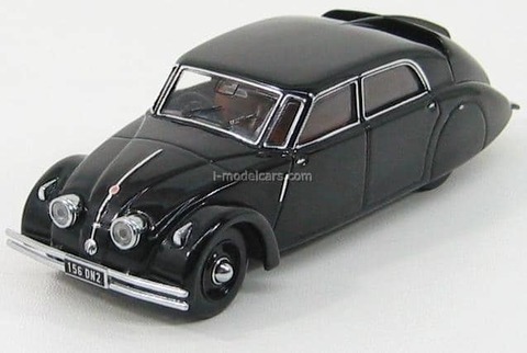 Tatra 77 (1934) black with brown Interiors MUS015 IXO 1:43