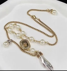 Колье Alexander McQueen с подвеской рука