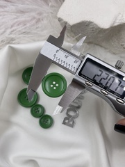 Пуговицы на прокол ярко-зеленые матовые