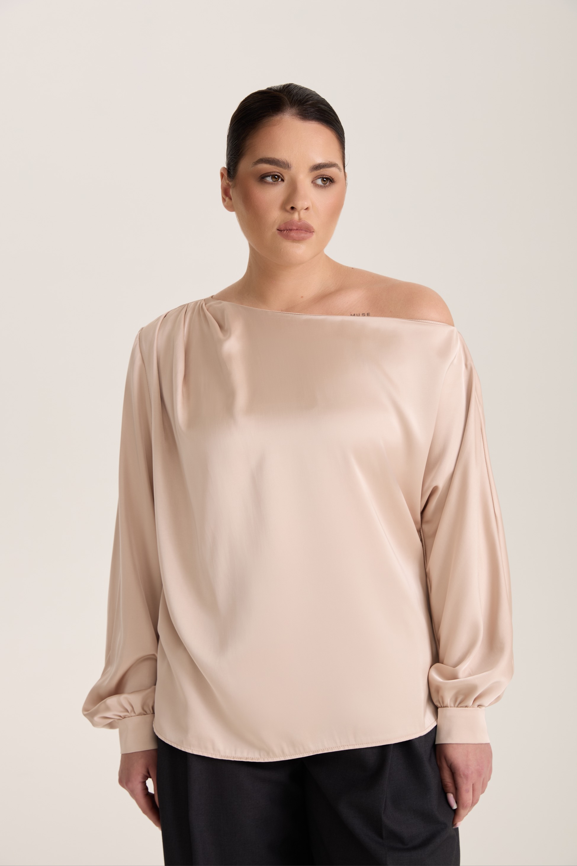 Блузка со спущенным плечом, сливочный