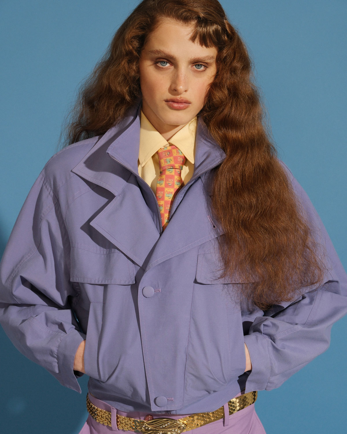 Куртка с объемными плечами