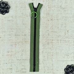 Молния спираль Т5, L 19 см, чёрный с салатовым