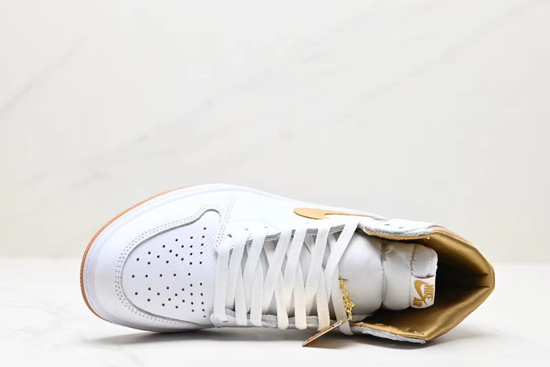 Air Jordan 1 High OG Metallic Gold