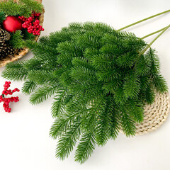 №3 Еловая ветка большая, 60 см, 27 лапок на ветке, набор 3 ветки.