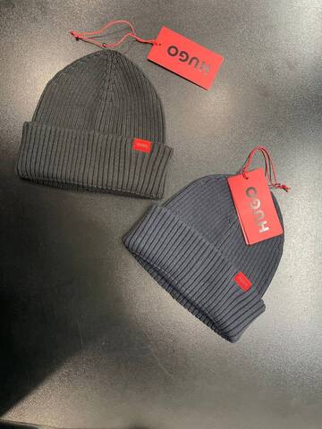 Шапка Hugo BOSS 703366bl