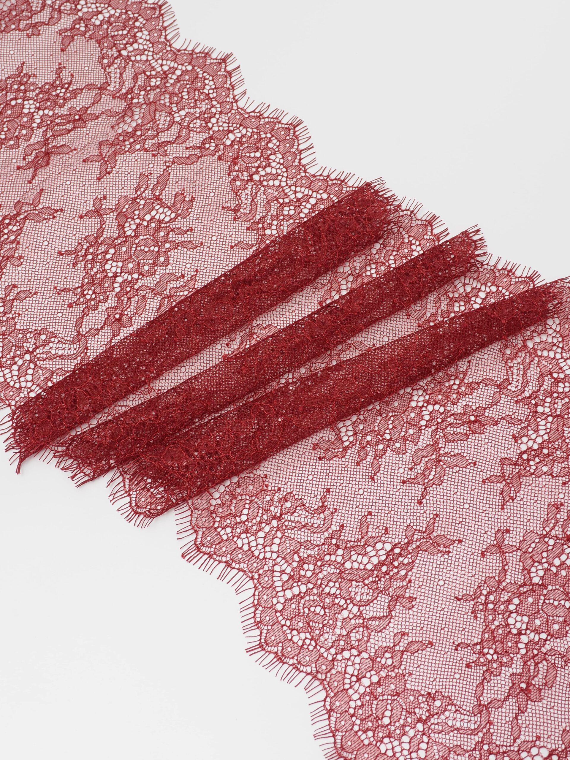 Кружево шантильи бордовое неэластичное ширина 22 см длина 1.45 м