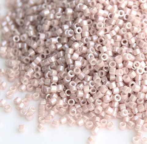 DB-1535 Бисер цилиндрический Миюки делика 11/0 Розовое шампанское непрозрачный /Miyuki delica 11/0 Opaque Pink Champagne