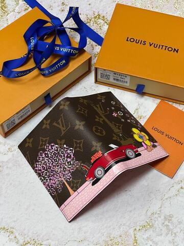 Обложка для паспорта Louis Vuitton Vivienne Holidays