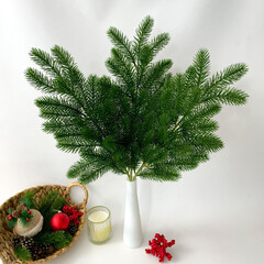 №3 Еловая ветка большая, 60 см, 27 лапок на ветке, набор 3 ветки.