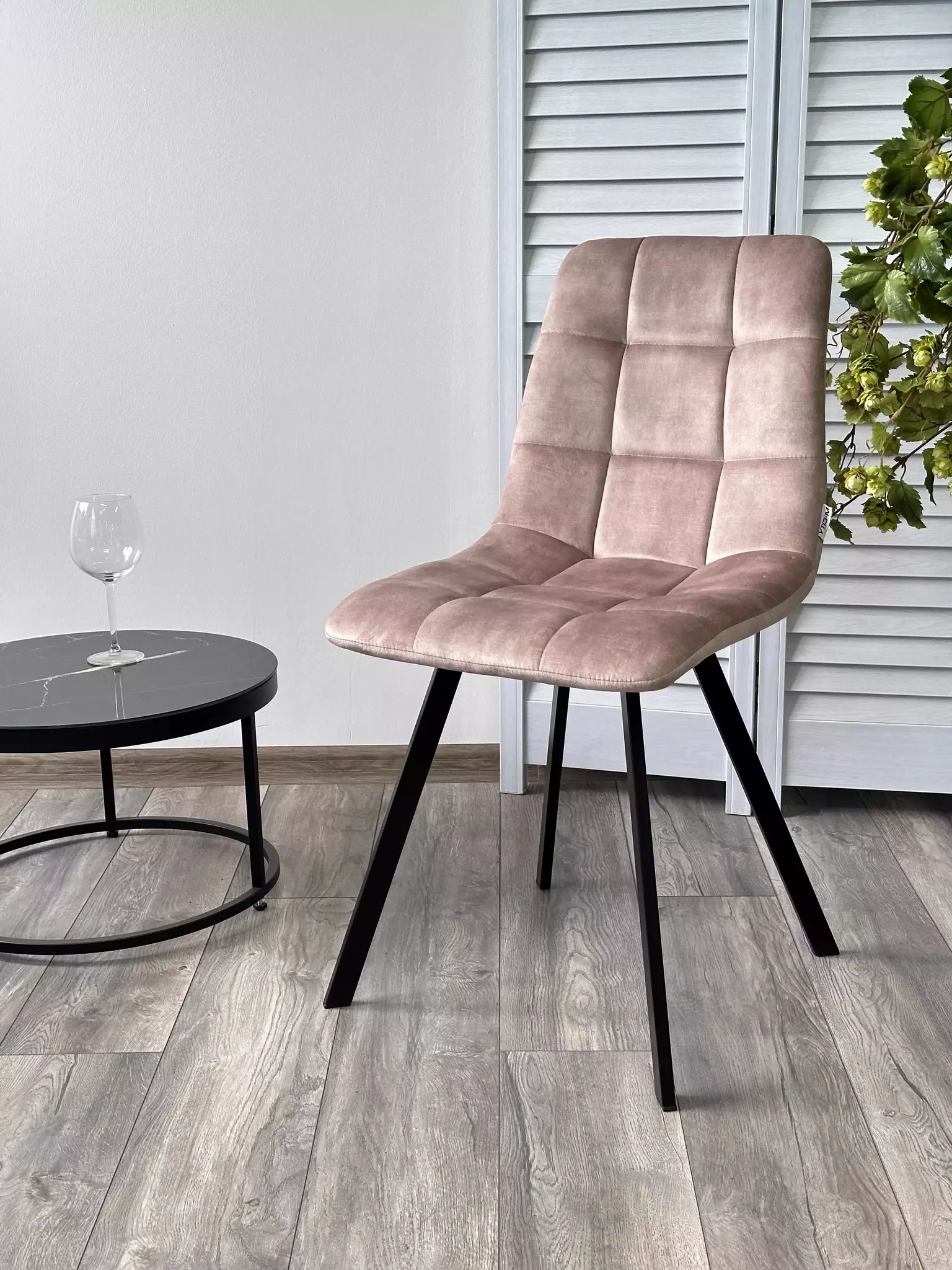 Стул CHILLI SQUARE UF912-10B античный бежевый, велюр без пальчиковый/ черный каркас М-City
