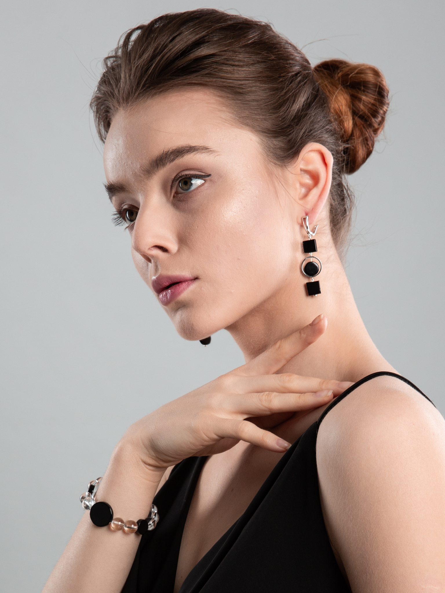 Серьги асимметричные с агатом и ониксом