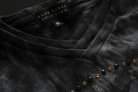 Affliction | Футболка мужская Forged In Obsidian A21435 V-образная горловина