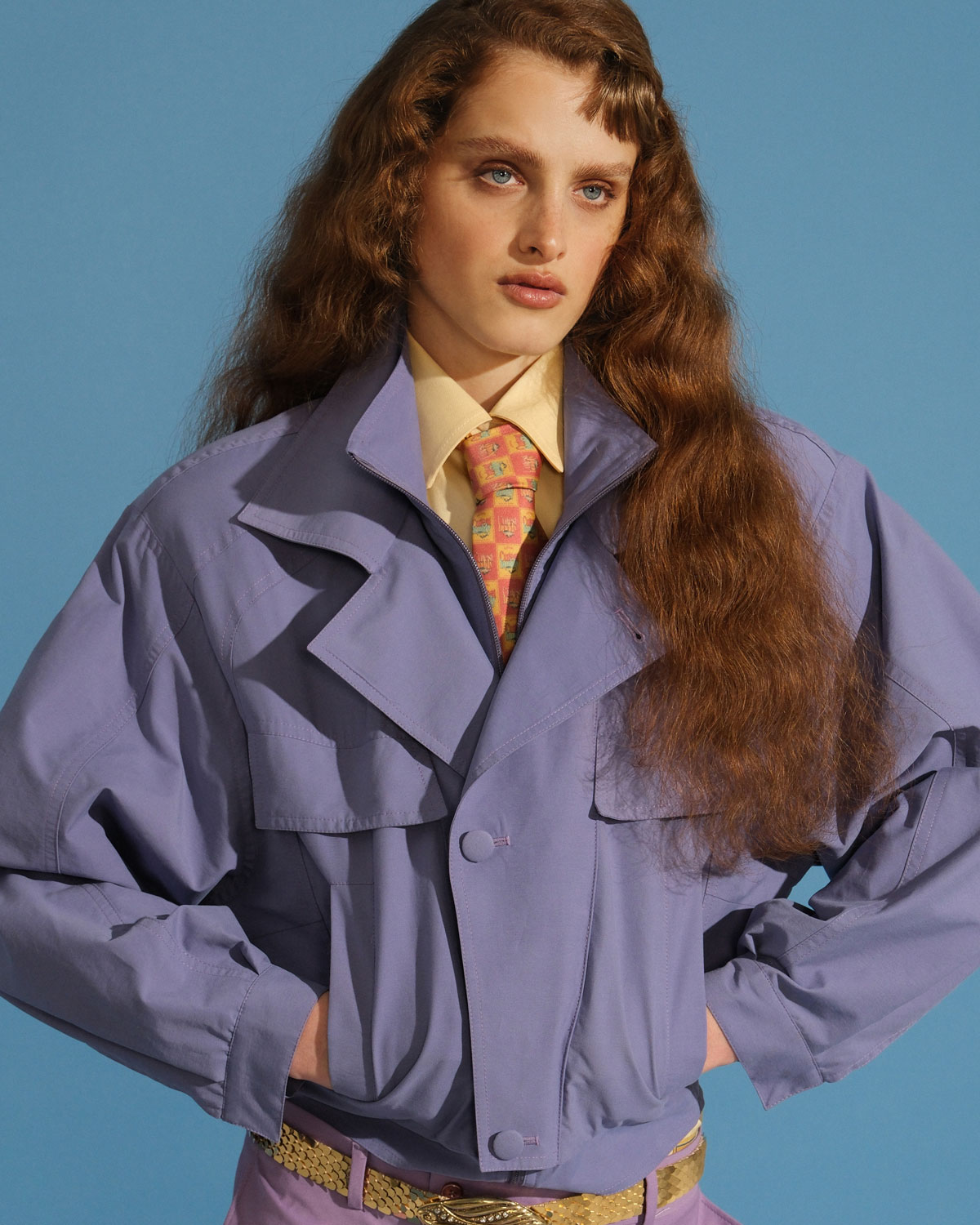 Куртка с объемными плечами