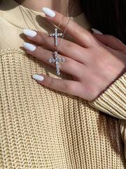 krestik-3sm-v-stile-tiffani-iz-serebra-s-cirkonami-brilliantovoj-ogranki