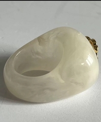 84568 - Кольцо печатка крупная из акрила с лого CELINE