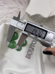 Пуговицы на прокол ярко-зеленые матовые