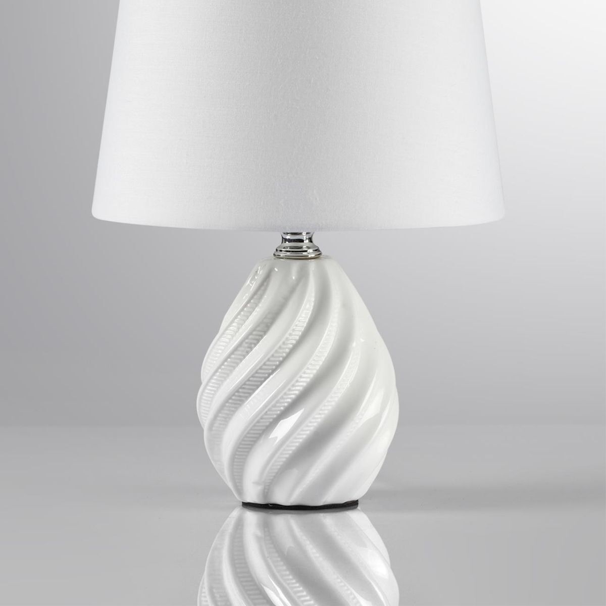 Настольная лампа Lumion Moderni 8143/1T