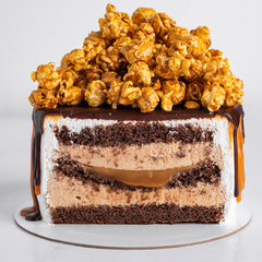 Торт шоколадный «Карамельный попкорн»