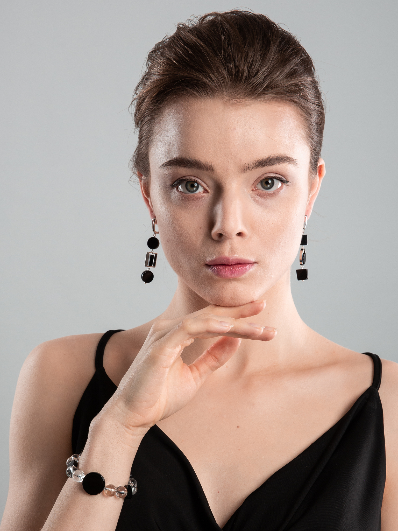 Серьги асимметричные с агатом и ониксом