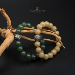 Браслет из бусин Д 12мм "Летучая мышь". Медовый нефрит.