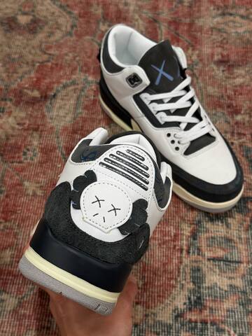 Nike Air Jordan 3 Retro Kaws