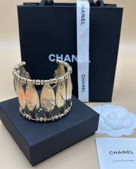 Браслет-манжета широкий с двумя застежками CHANEL цвет шампань