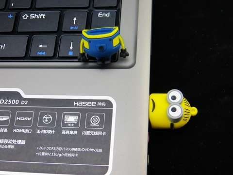 Despicable Me 2 Minions USB 2.0 Flash Memory Drive 8 GB