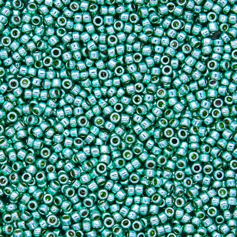 Японский бисер TOHO Round 15/0 (№PF561), непрозрачный глянцевый с металлическим блеском