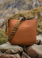 Сумка кожаная на плечо Azaro 30868 оранжевый карандаш