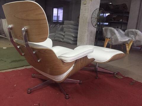кресло Eames Lounge с оттоманкой
