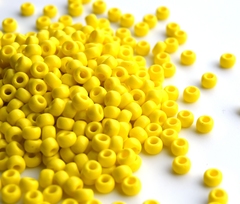 6/0 RR-0404 Opaque yellow