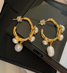 73145-sergi-kongo-s-podveskami-iz-rechnogo-zhemchuga