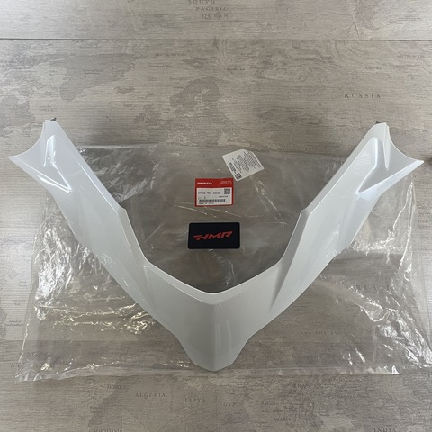 Honda Обтекатель передний GL 1800 белый (NHB53E) 64100-MKC-A00ZD