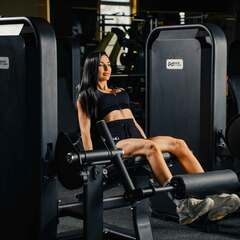 E-7002 Разгибание ног сидя (Leg Extension). Стек 135 кг