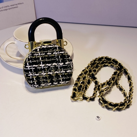 Бодичейн PARIS в форме минисумочки на длинной цепочке