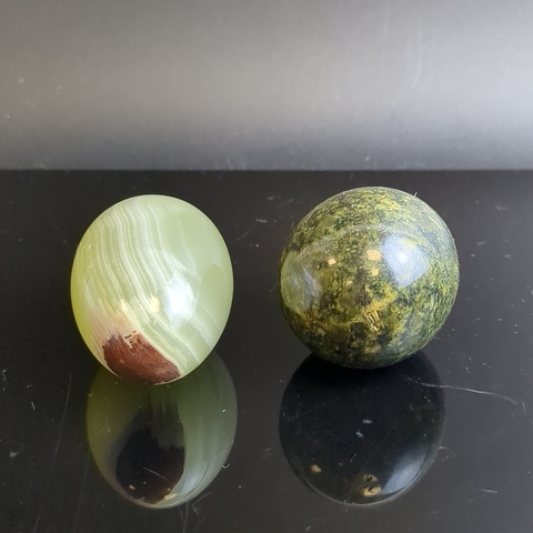 Пасхальные яйца из натурального камня. Набор из 2 штук