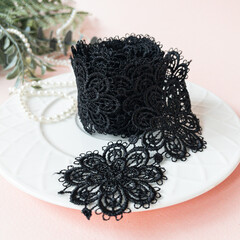 Кружево ажурное, Черное, ширина узора 5 см, отрез 2 метра.