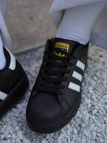 Adidas Superstar