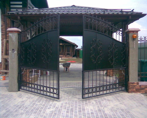 Распашные кованые ворота N-2