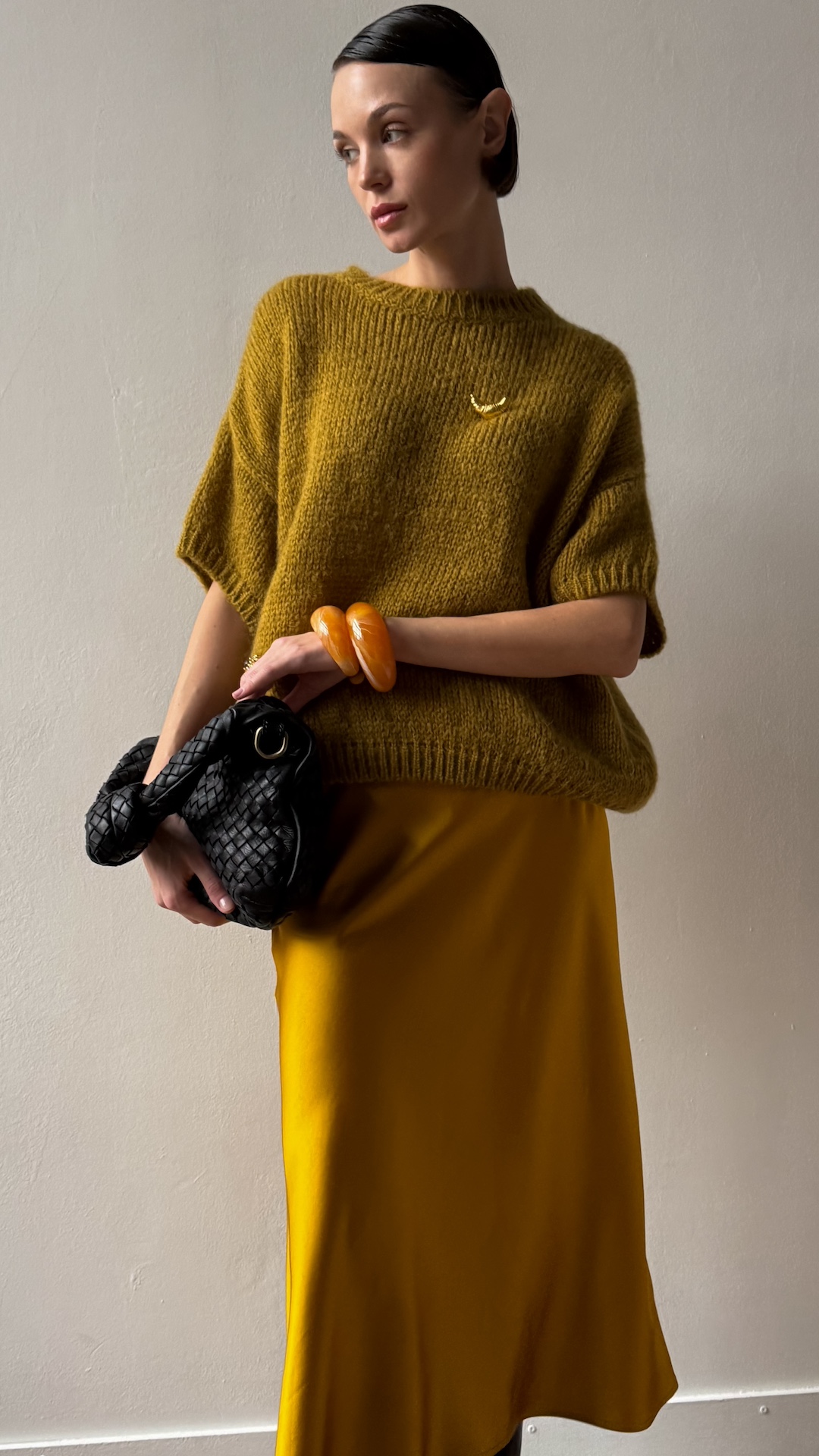 Джемпер со спущенной линией плеча