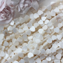 Перламутр натуральный, матовый, в форме сердца 8 мм, 1 нить ПР107