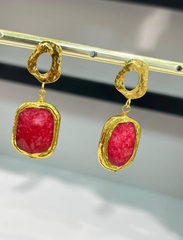 56451- Серьги с подвесками из красного граната