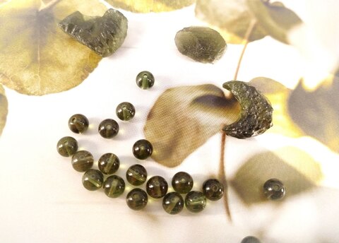 Бусины из молдавита 6 мм